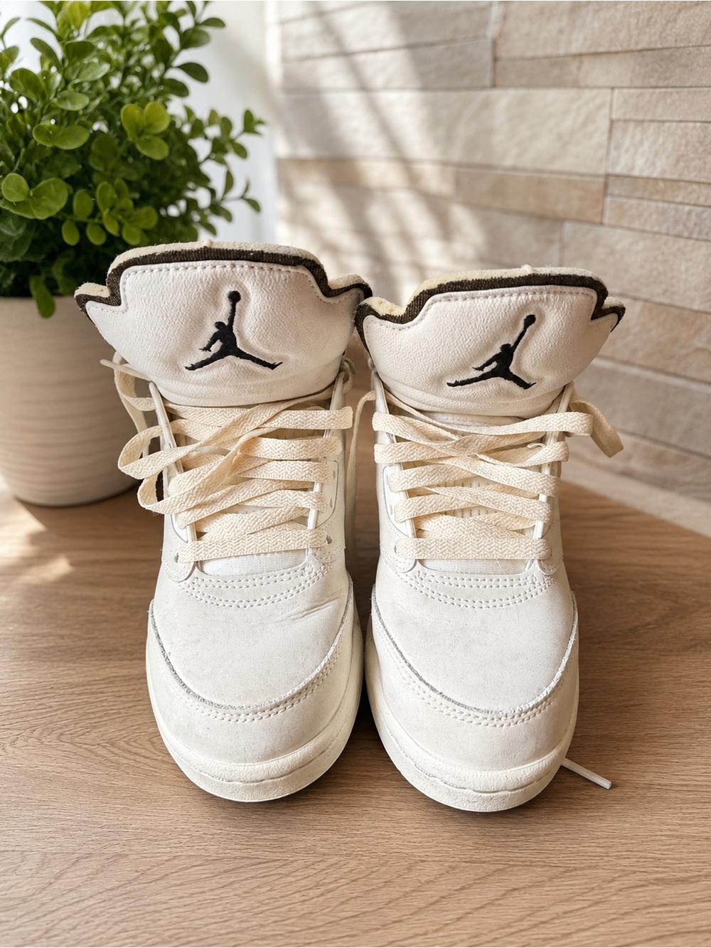 Air Jordan 1 Mid GS Cream/Black – Youth Size 4Y